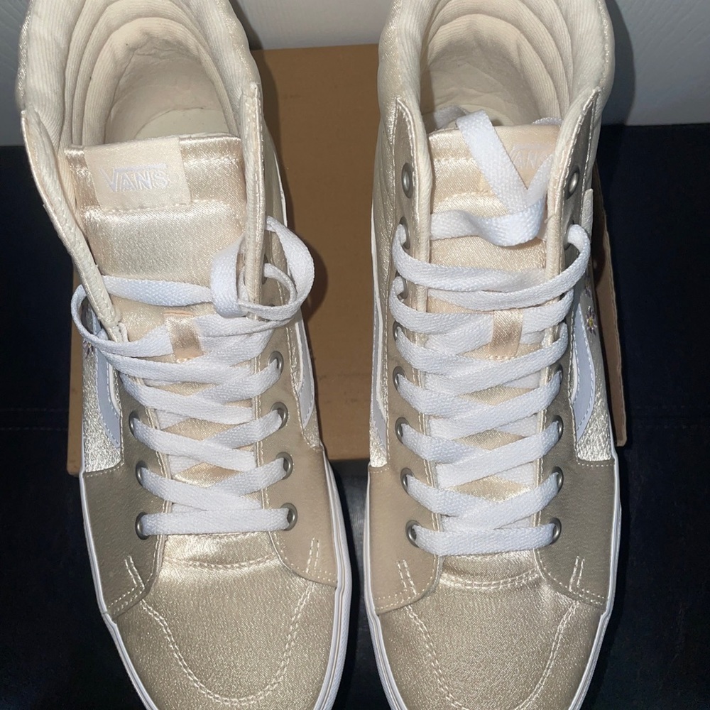Size 11 VANS Women's SK8 Filmore Hi Satin Platform High Top Shoe Spring Cream - Picture 9 of 9